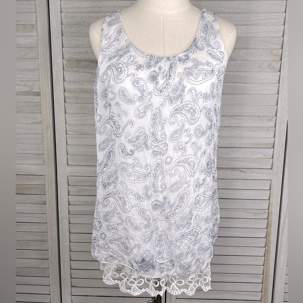 TENDENZE Layered Silk Tank Top w Lace Trimmed Lining White/Blue Paisley-Small